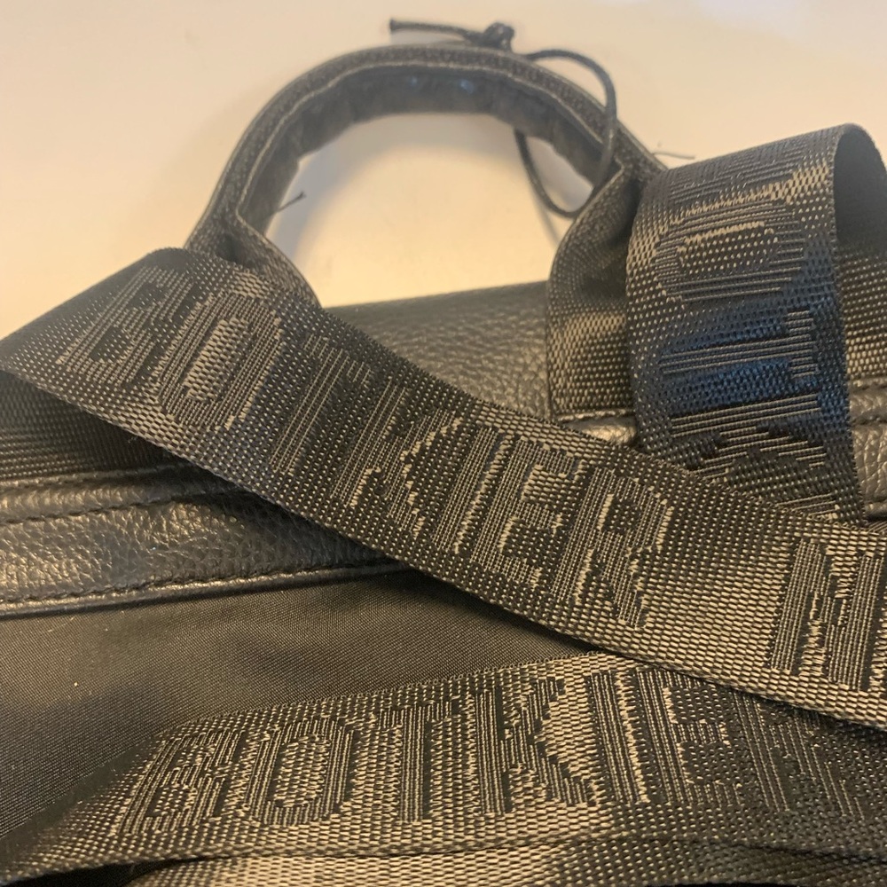 Botkier New York Trigger Backpack Bag Or Purse Bl… - image 5